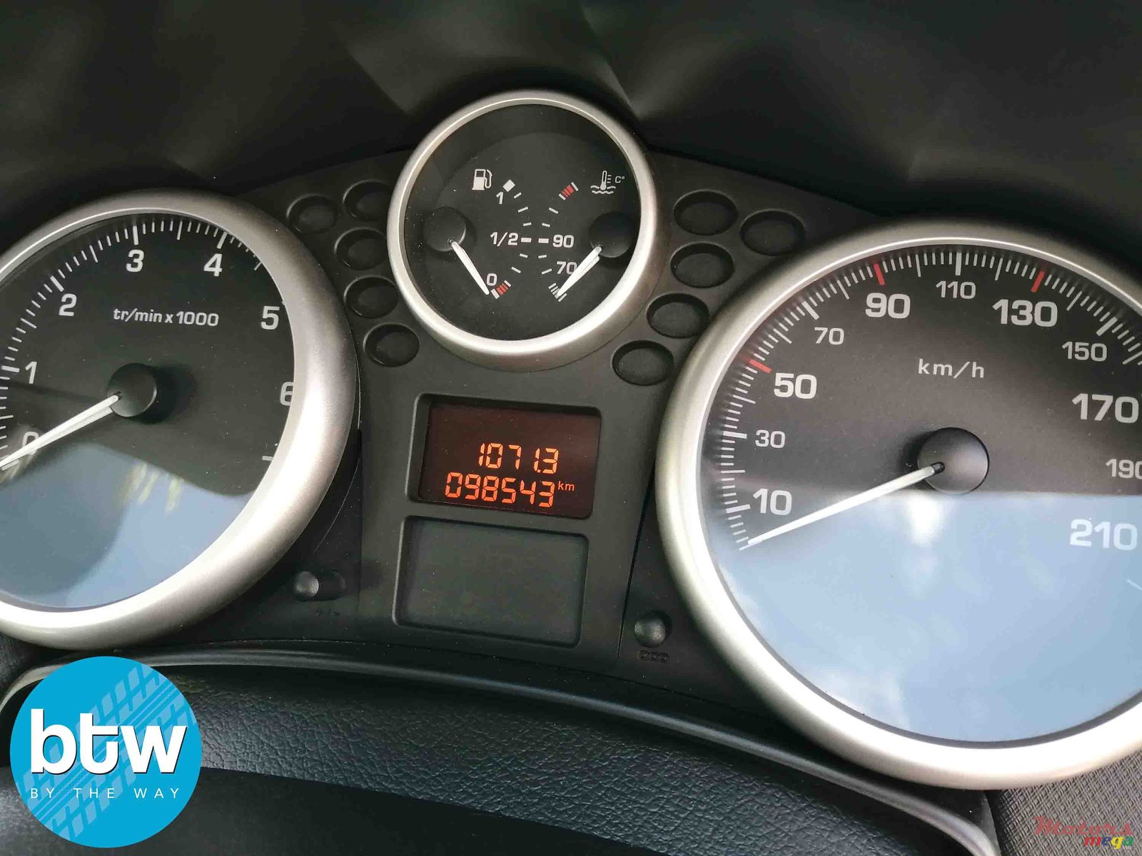 2011' Peugeot 207 photo #6