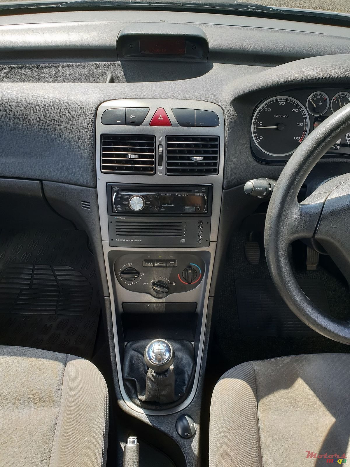 2002' Peugeot 307 HDI photo #6