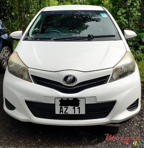 2011' Toyota Vitz photo #3