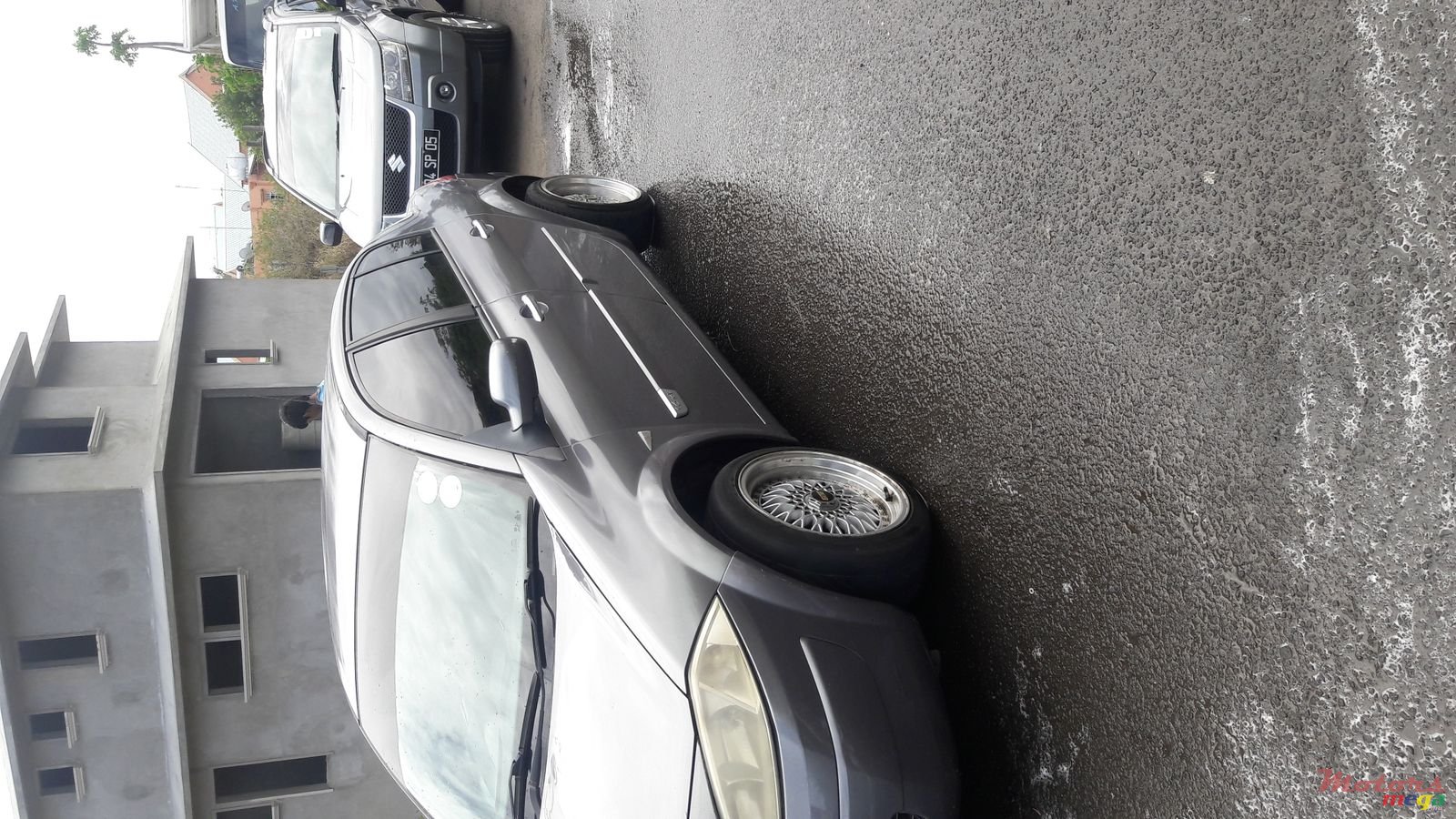 2004' Renault Megane photo #2