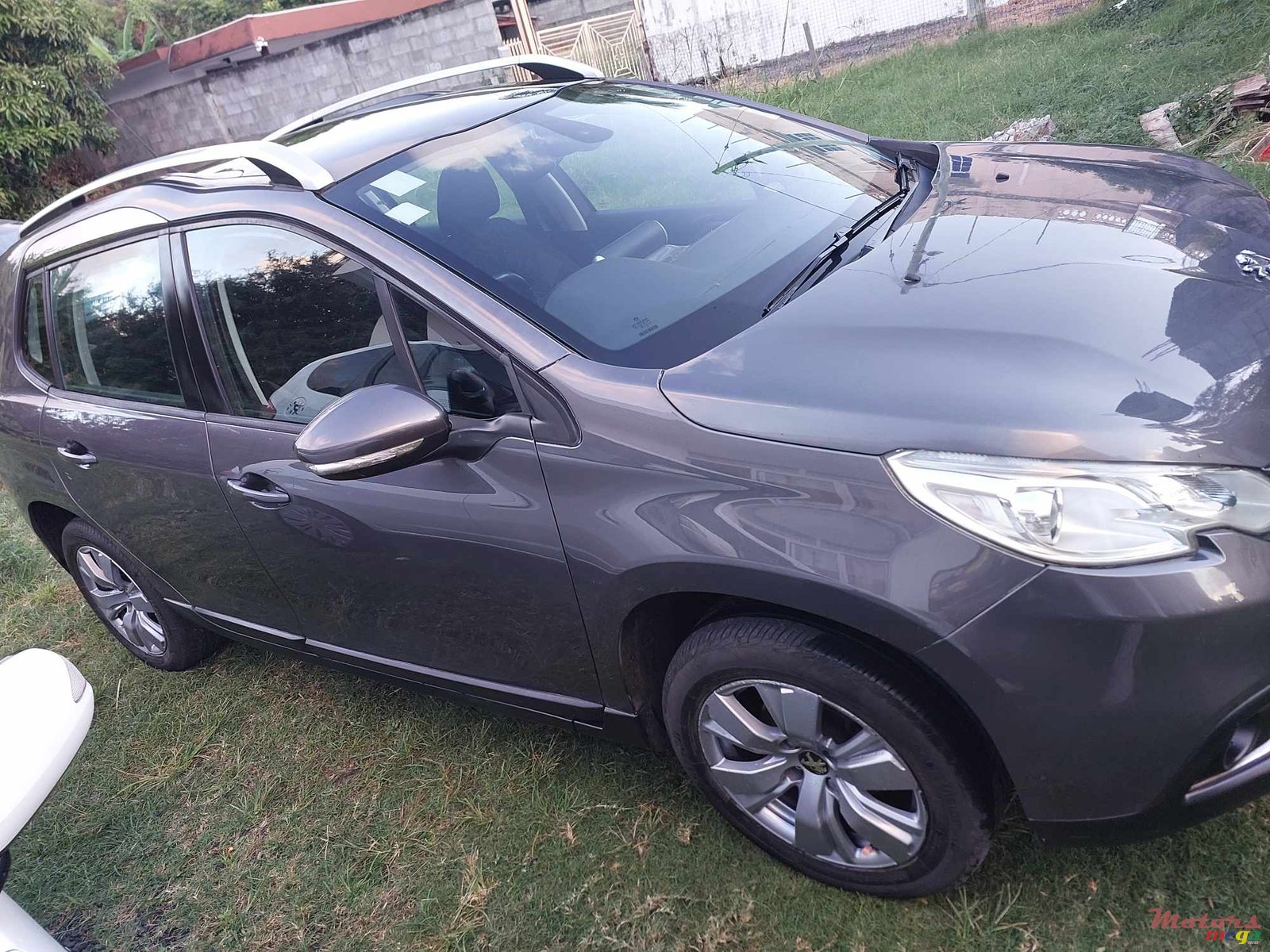 2013' Peugeot 2008 photo #5