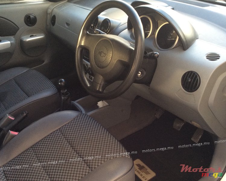 2005' Chevrolet Aveo Berline photo #3