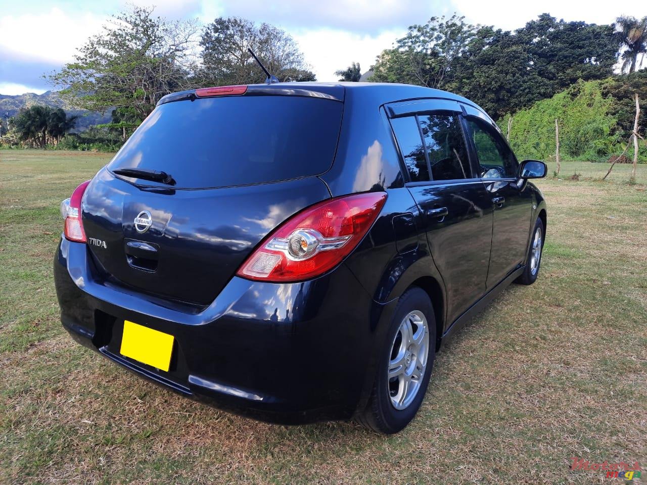 2009' Nissan Tiida photo #3