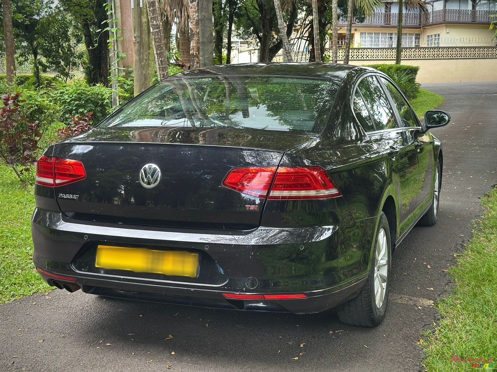 2017' Volkswagen Passat photo #3