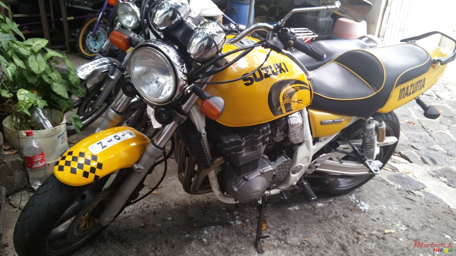 2004' Suzuki photo #3