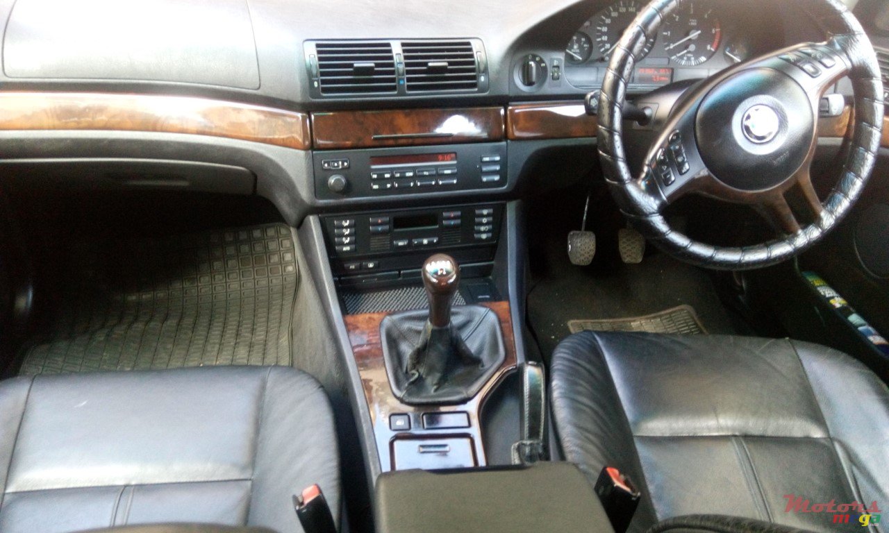 2003' BMW 525 photo #5