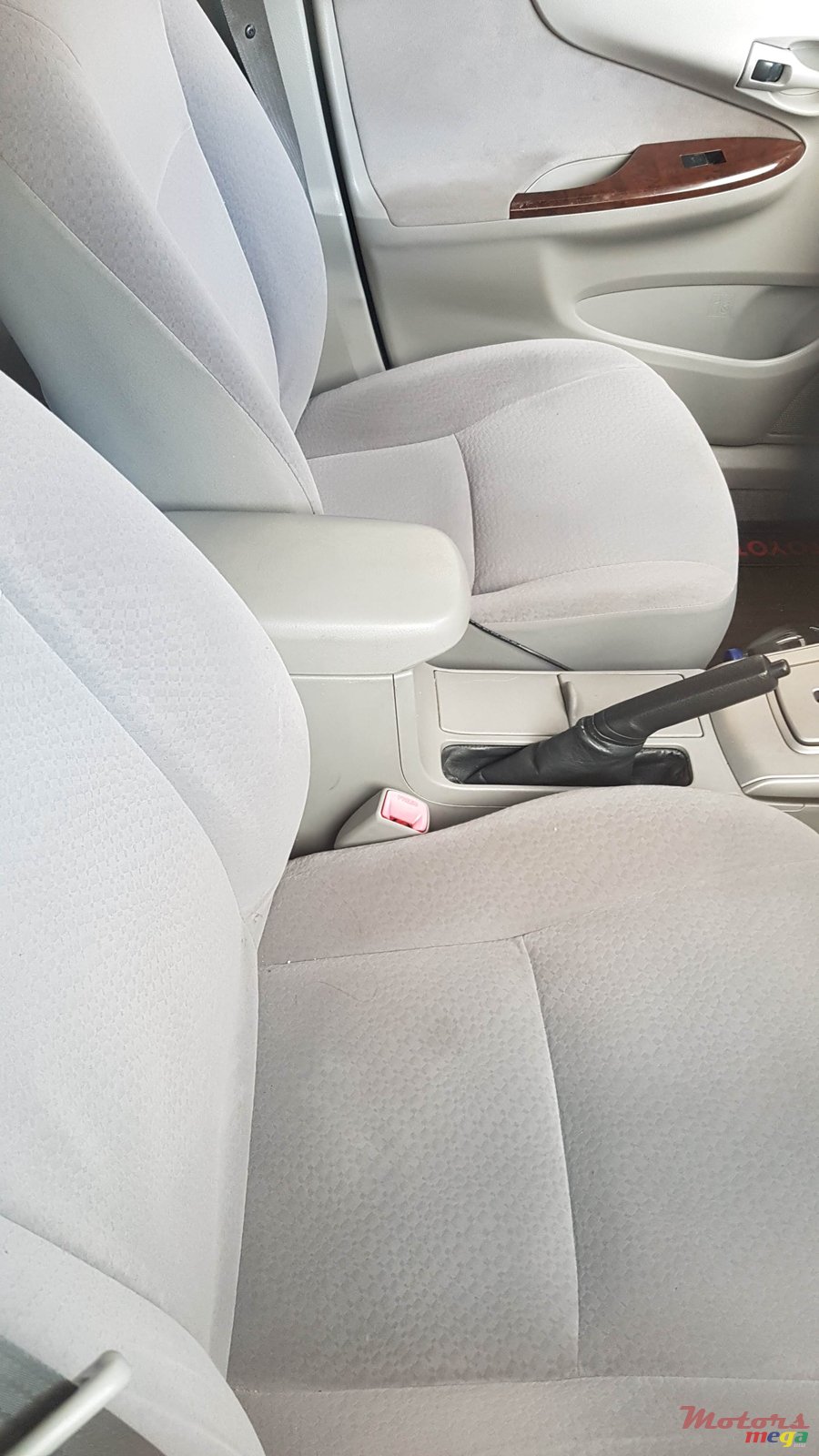 2010' Toyota Axio photo #3