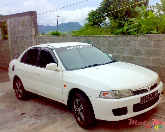 1997' Mitsubishi Lancer photo #1