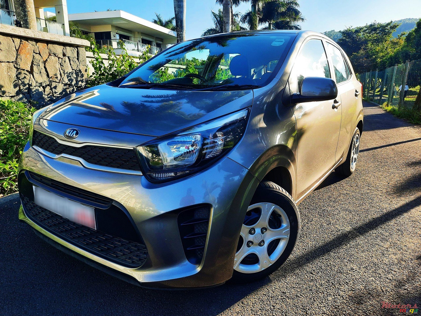 2018' Kia Picanto 1.0 Hatchback photo #2
