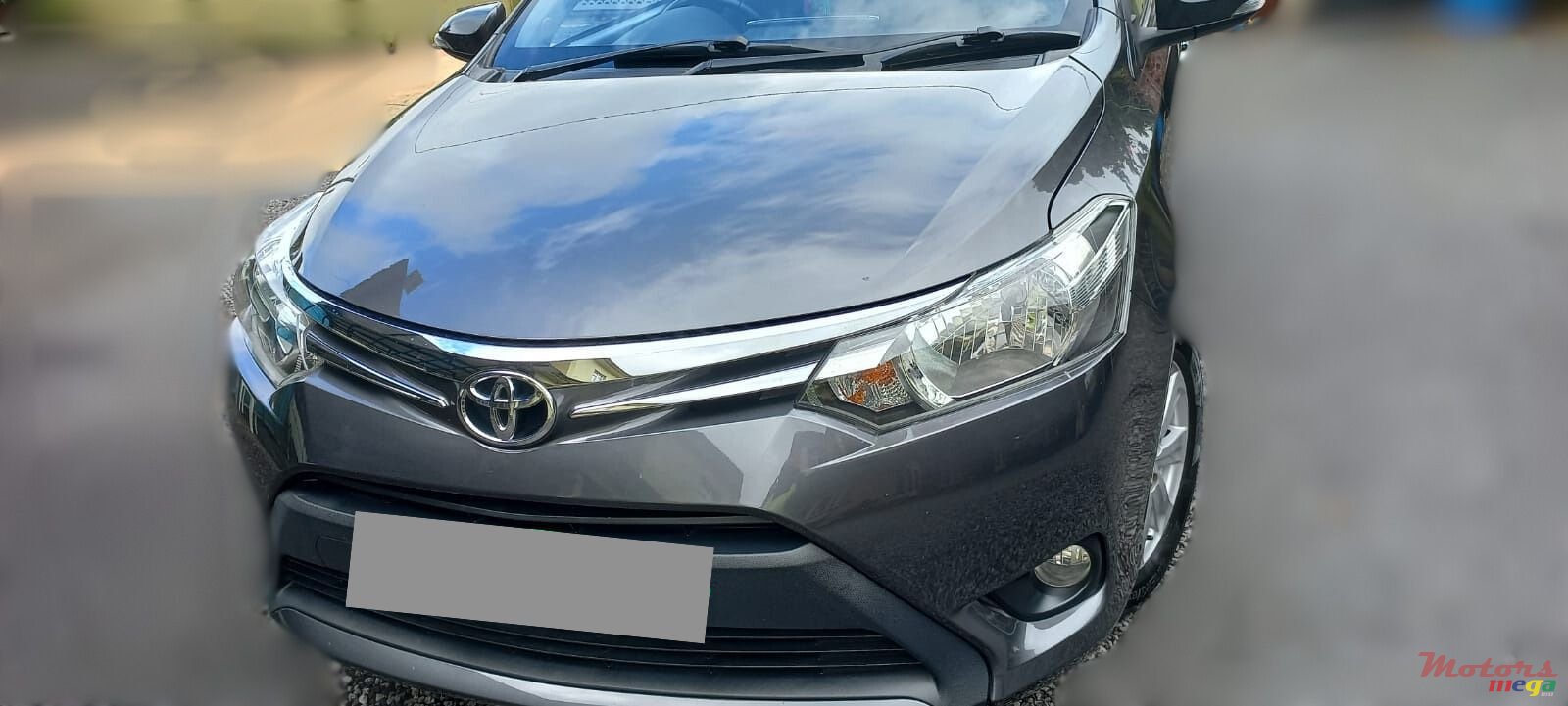 2017' Toyota Yaris photo #1