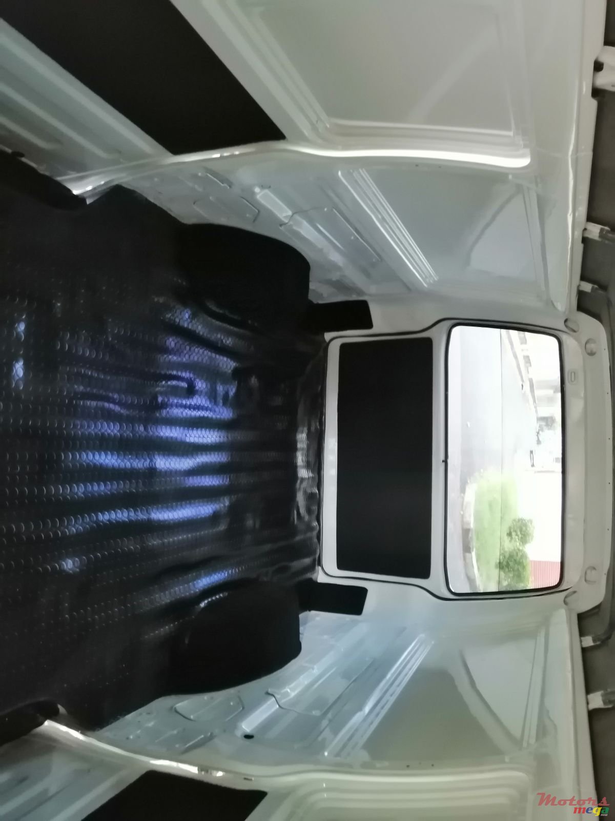 2011' Mitsubishi photo #5