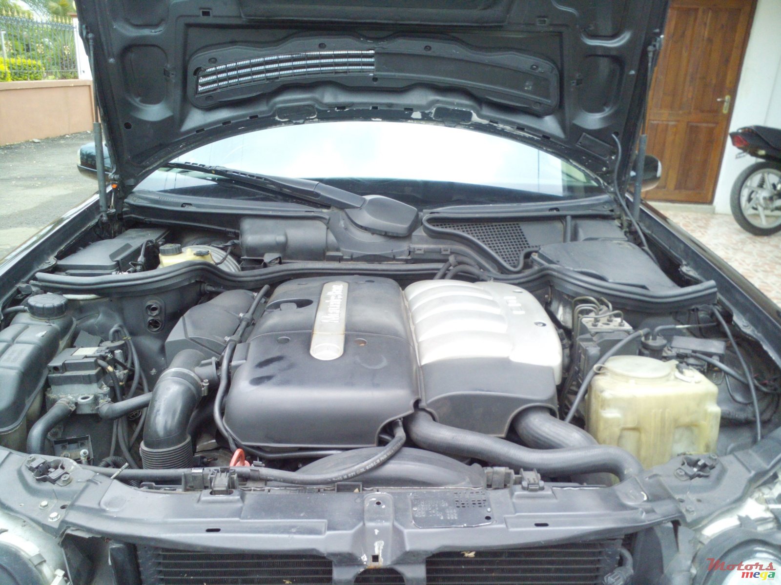 2000' Mercedes-Benz E270 photo #6