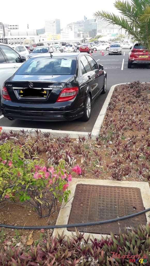 2009' Mercedes-Benz photo #4