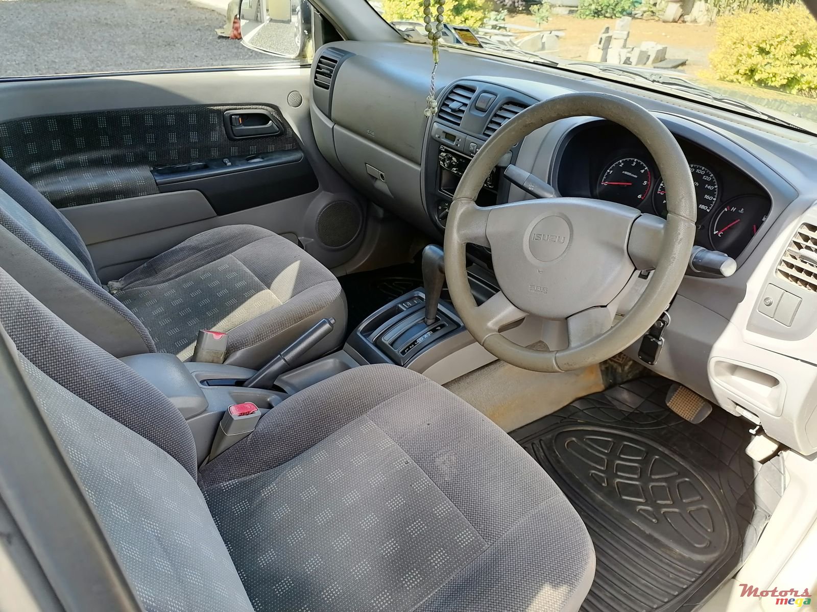 2004' Isuzu D-Max 3.0 LS photo #2