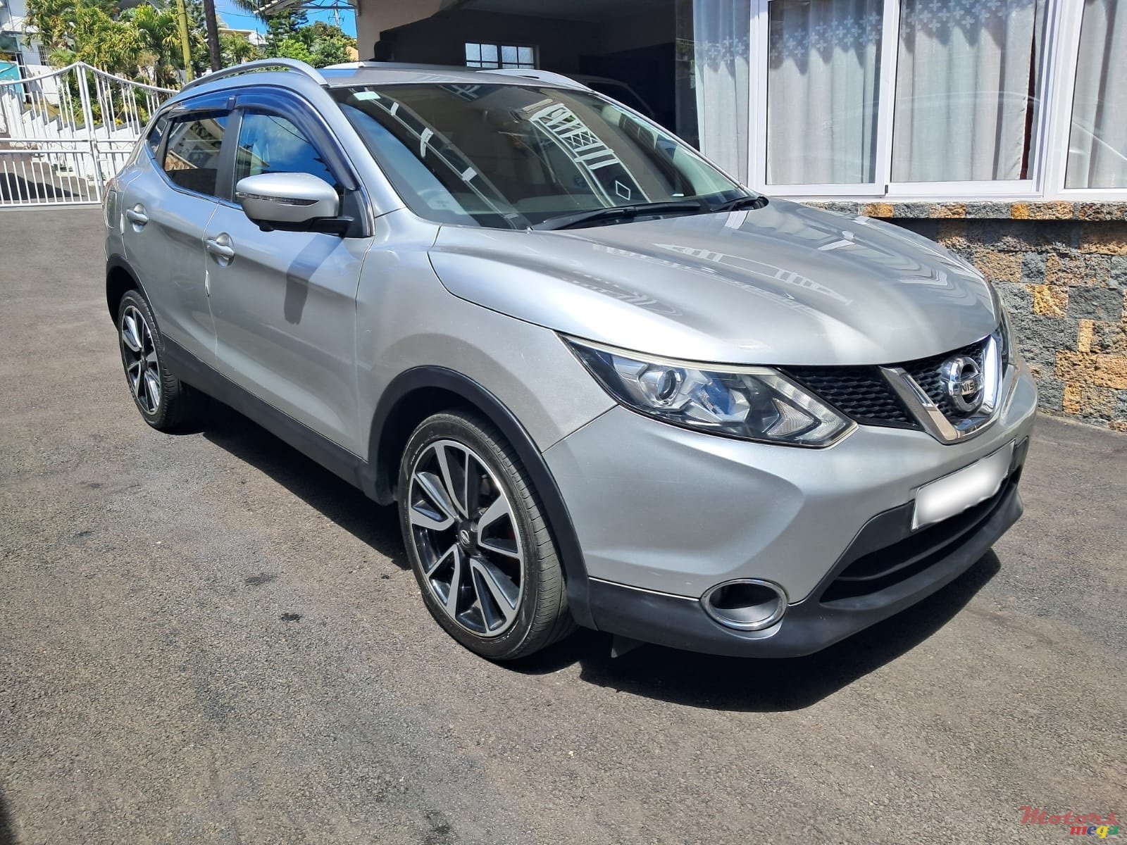 2015' Nissan Qashqai photo #2