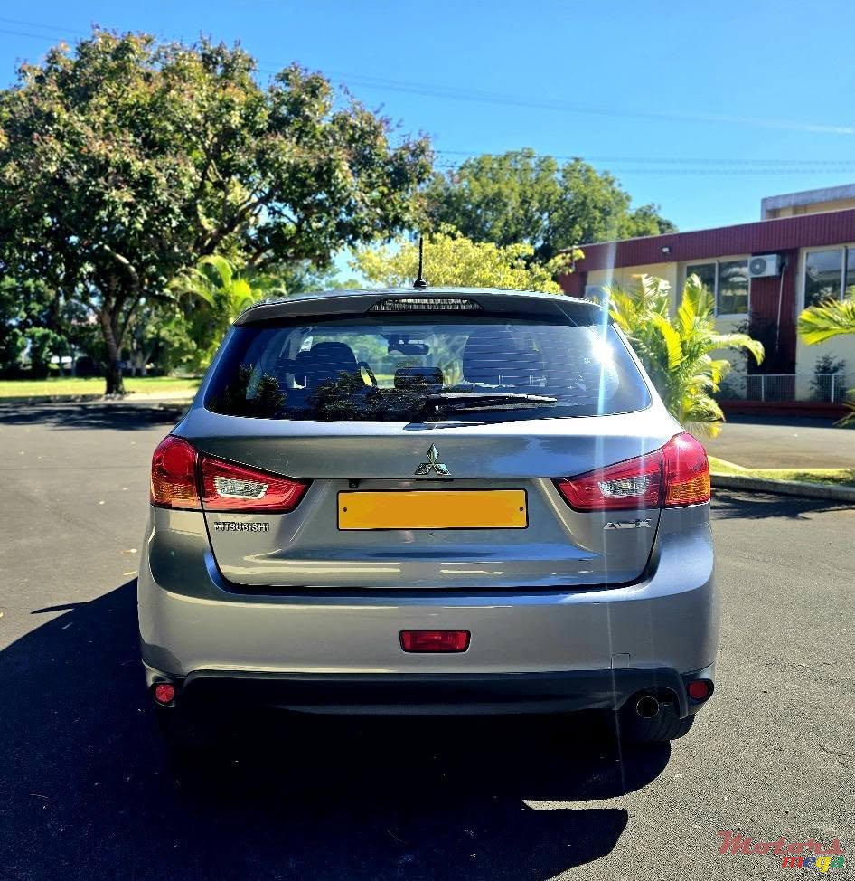 2015' Mitsubishi ASX photo #3