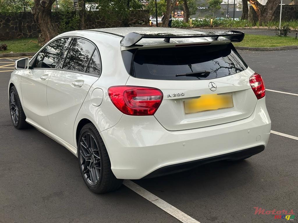 2014' Mercedes-Benz 200 photo #2