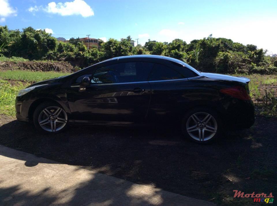 2012' Peugeot 308 cc photo #5