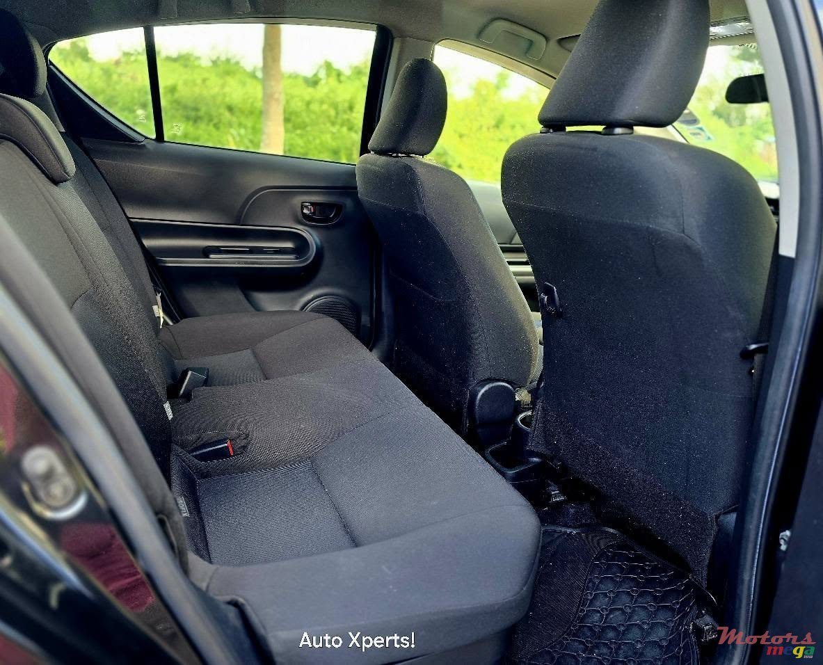 2017' Toyota Aqua photo #5