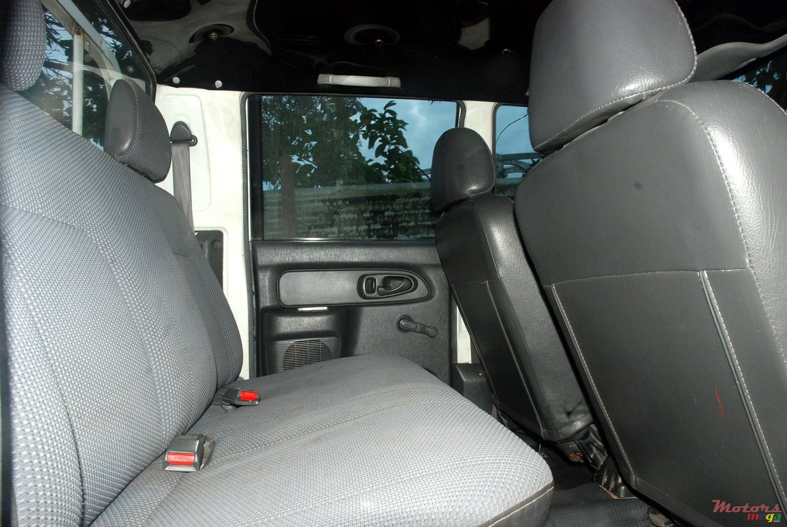 2002' Mitsubishi L 200 photo #4