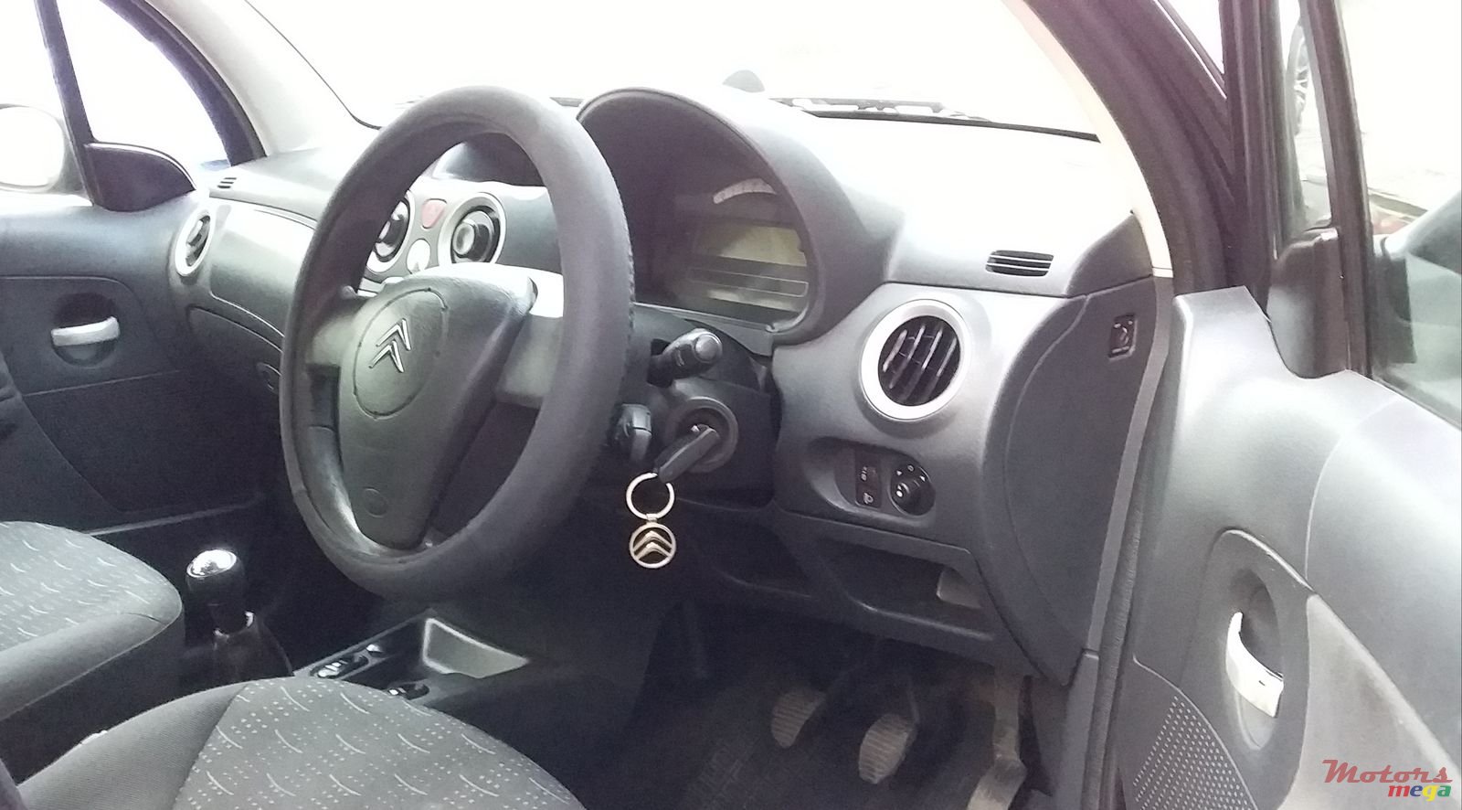 2008' Citroen C3 photo #3