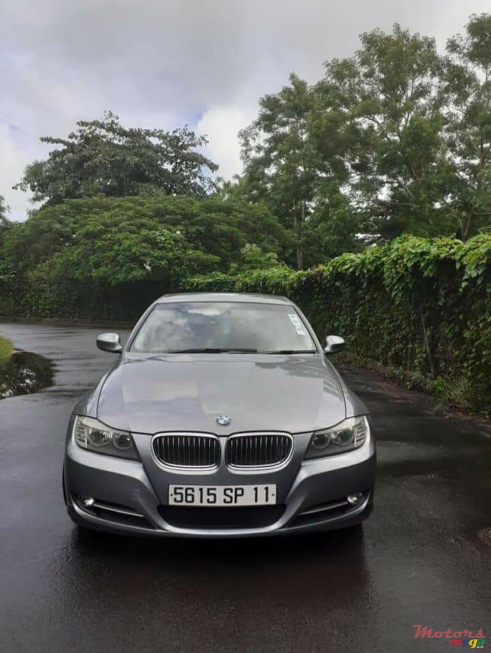 2011' BMW 320 photo #4