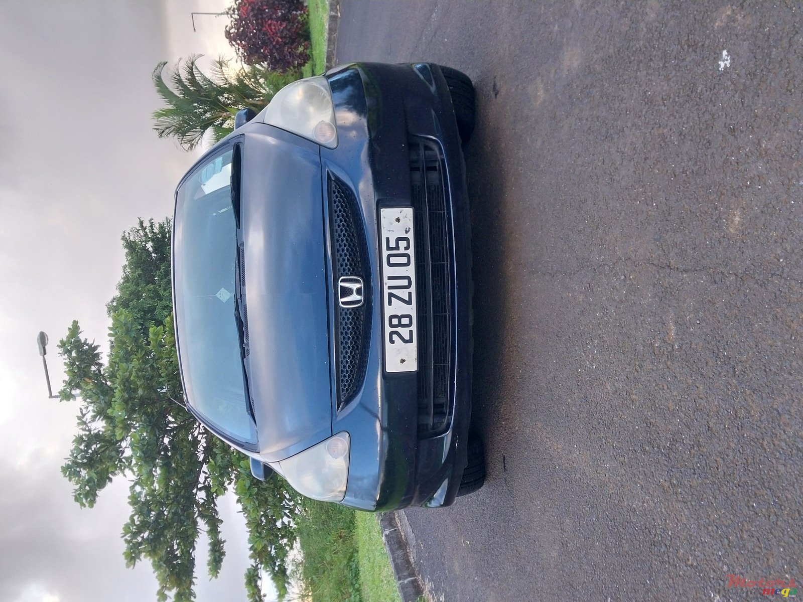 2005' Honda Fit photo #1