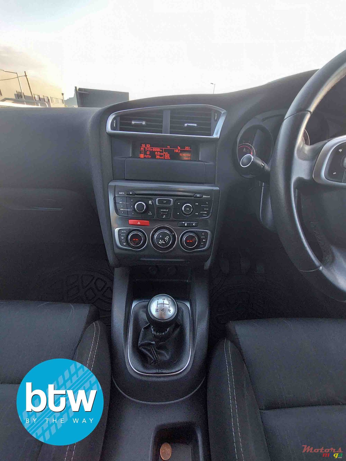 2016' Citroen C4 photo #6