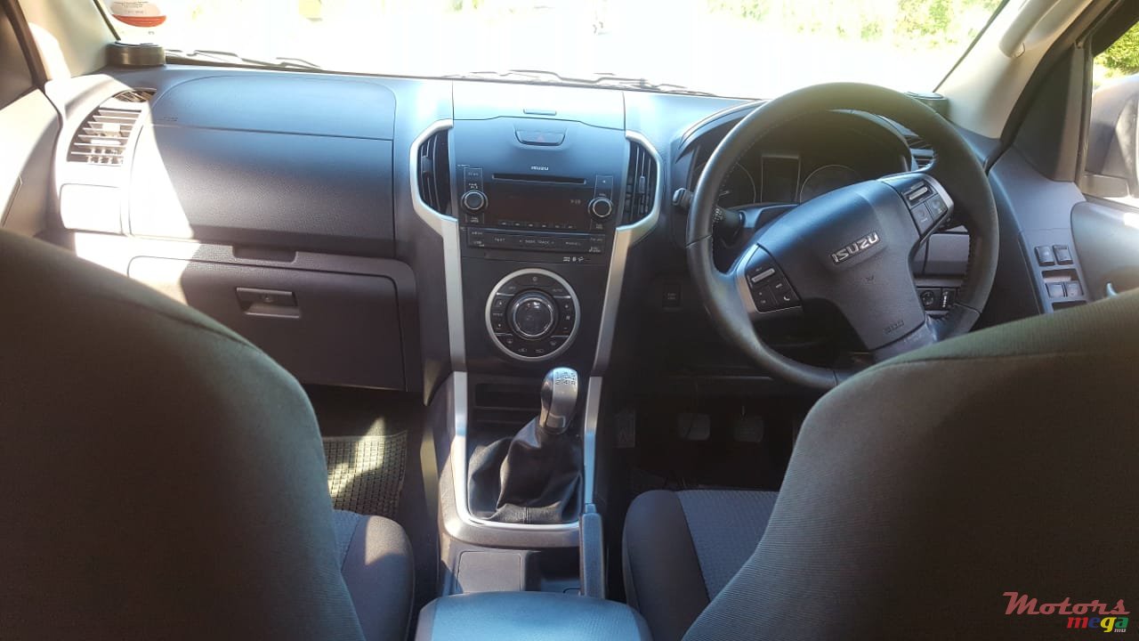 2016' Isuzu 2X4 photo #4