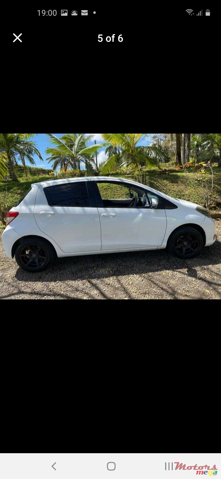 2012' Toyota Vitz photo #1