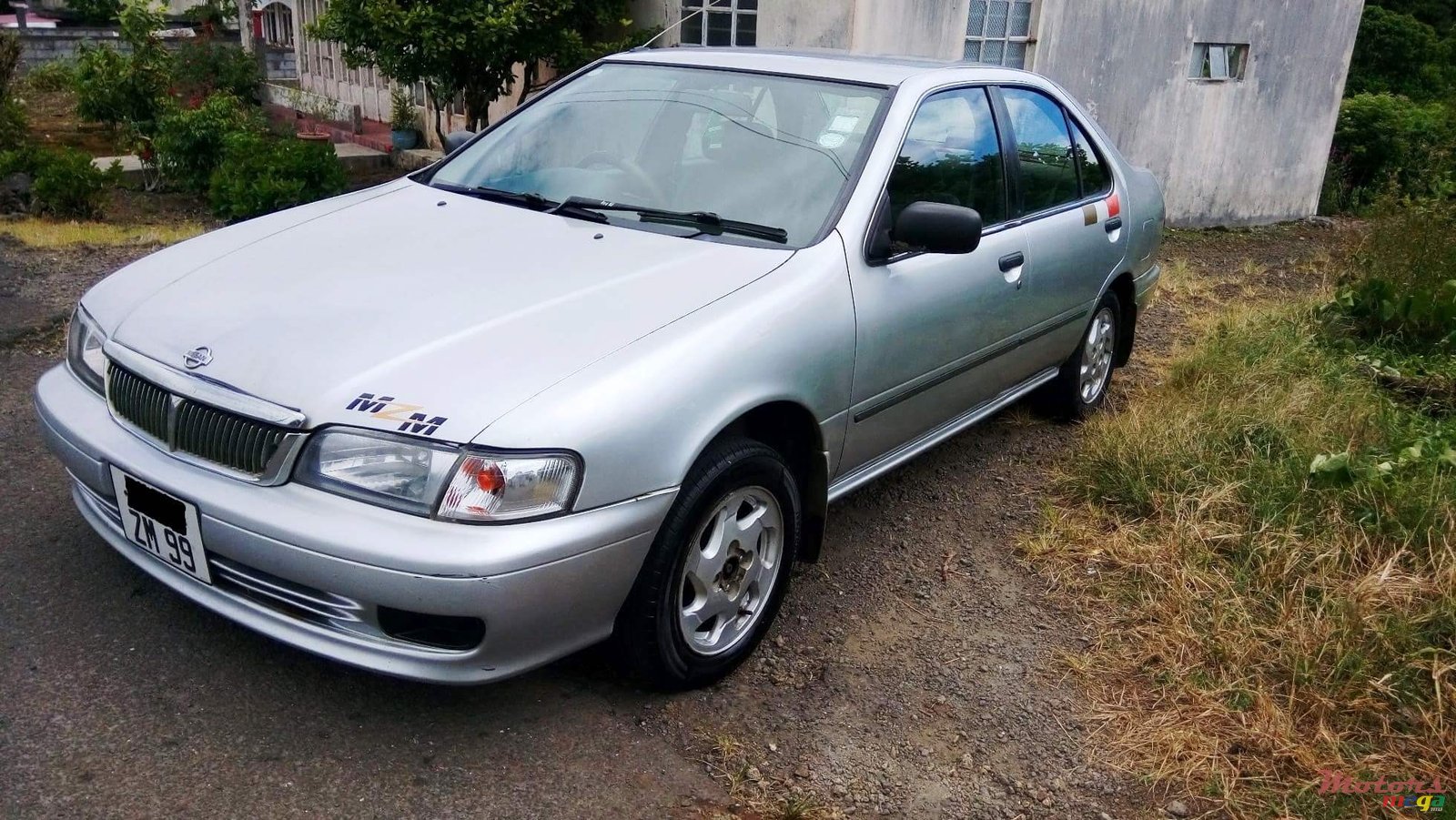 1999' Nissan Sunny photo #1