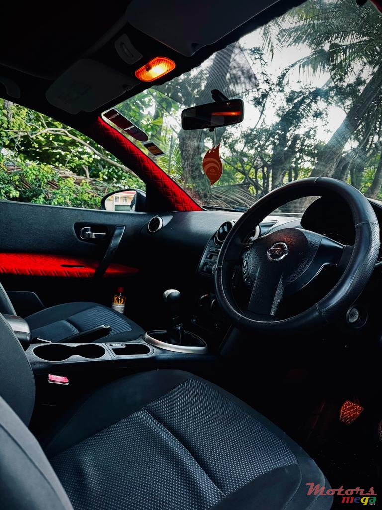2012' Nissan Qashqai+2 photo #4
