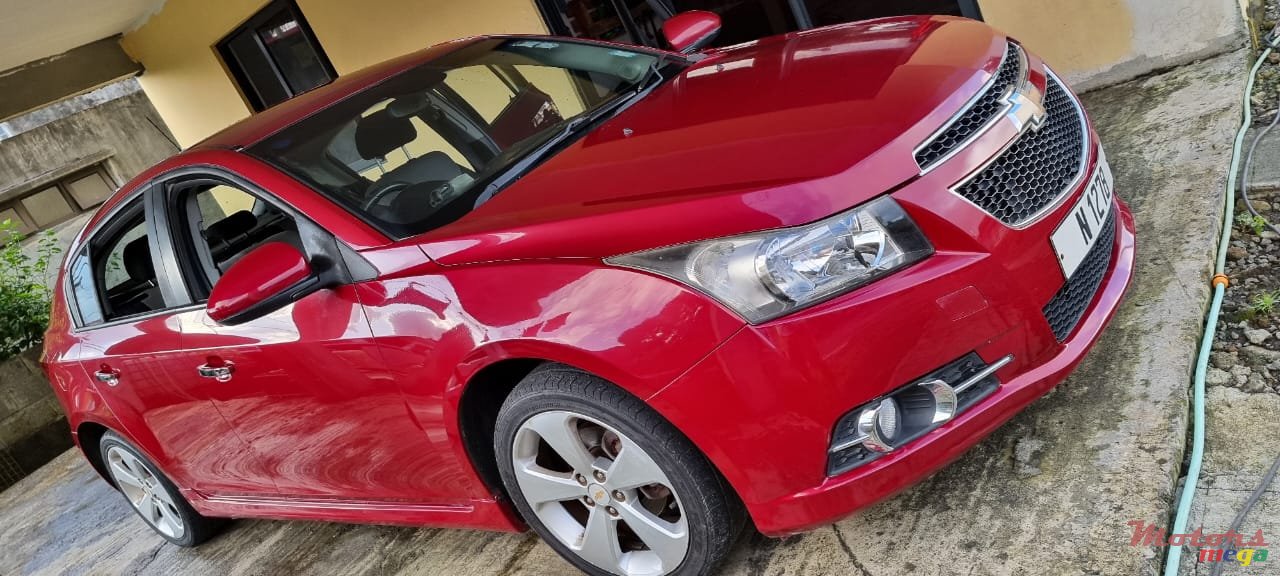2013' Chevrolet Cruze photo #1