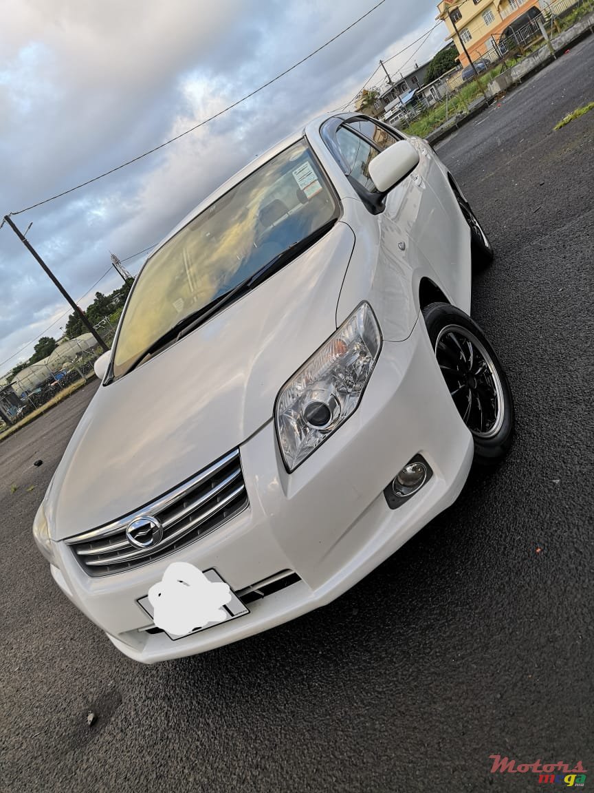 2011' Toyota Axio Limited Edition photo #1