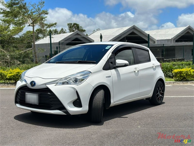 2019' Toyota Vitz 1.5 Hybrid photo #2