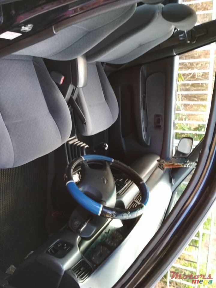 1997' Nissan Sunny photo #2