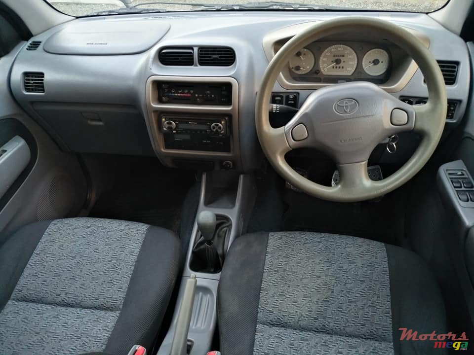 1999' Toyota Cami photo #5