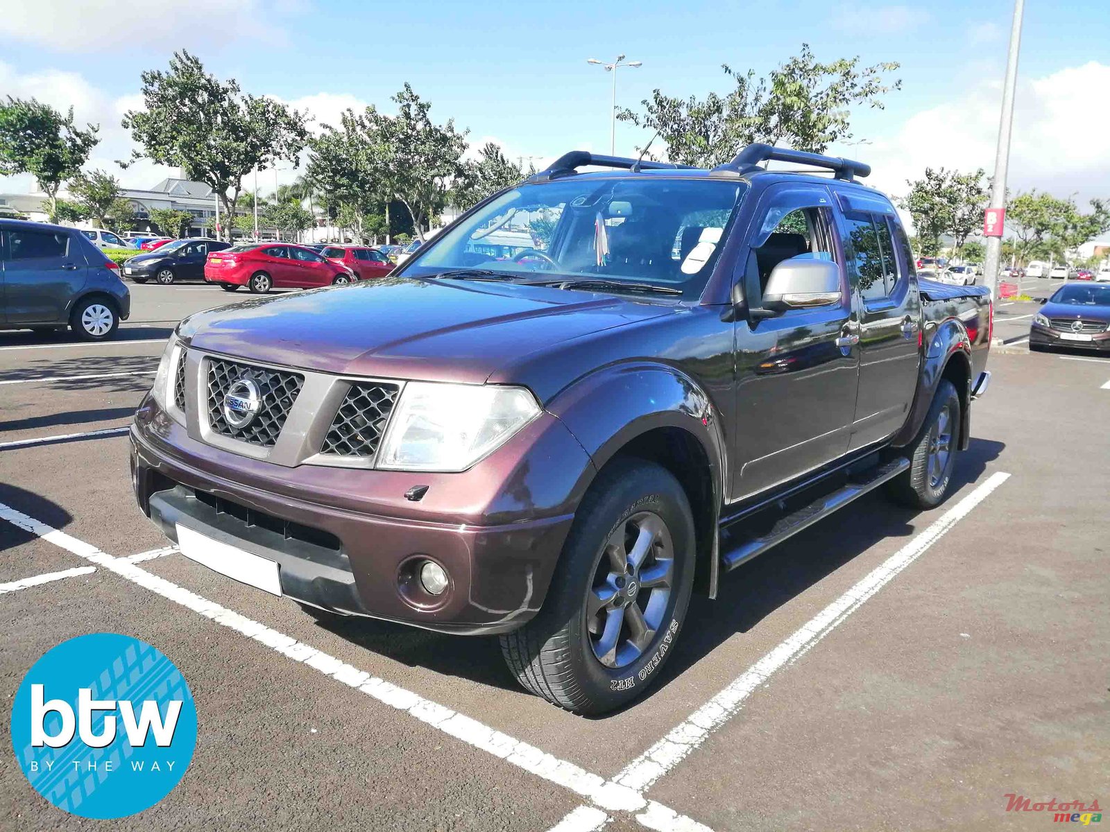 2009' Nissan Navara photo #2