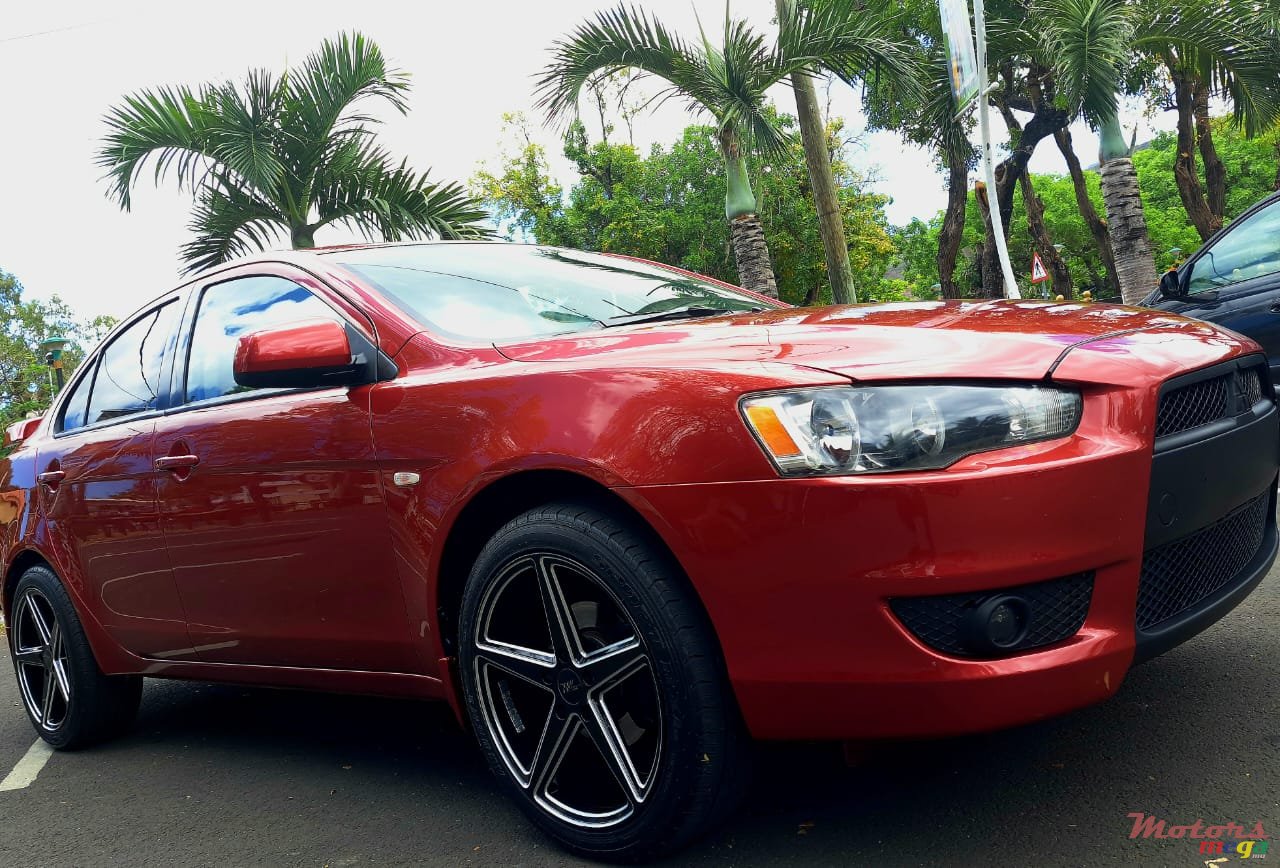 2008' Mitsubishi Lancer X photo #7