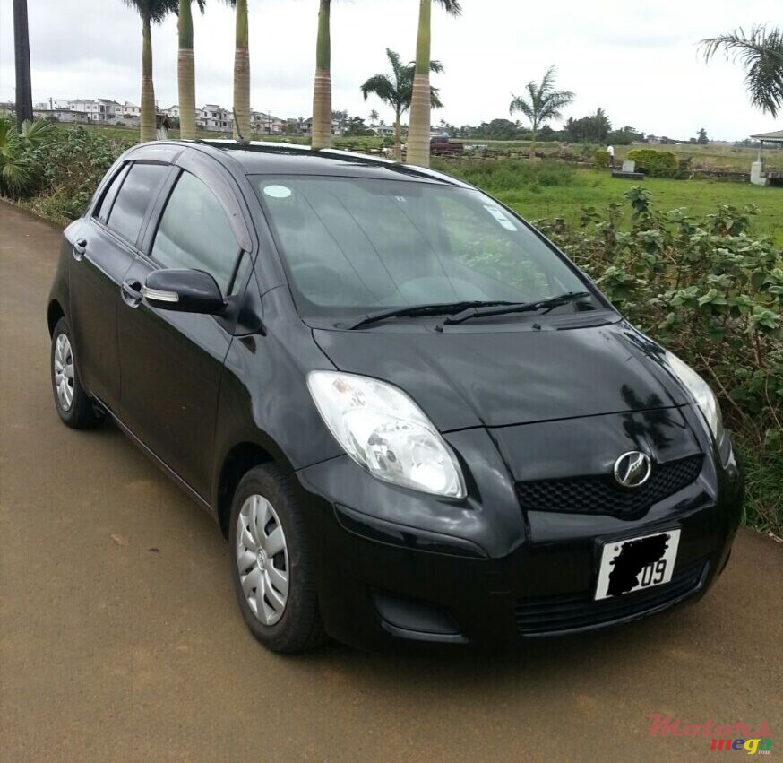 2009' Toyota Vitz automatic photo #1