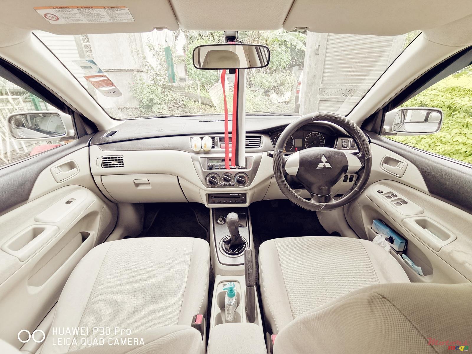 2011' Mitsubishi Lancer GLX photo #1