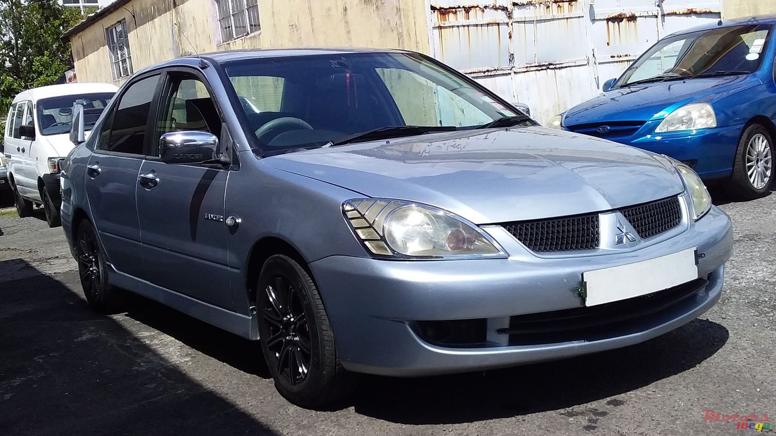 2004' Mitsubishi Lancer photo #1