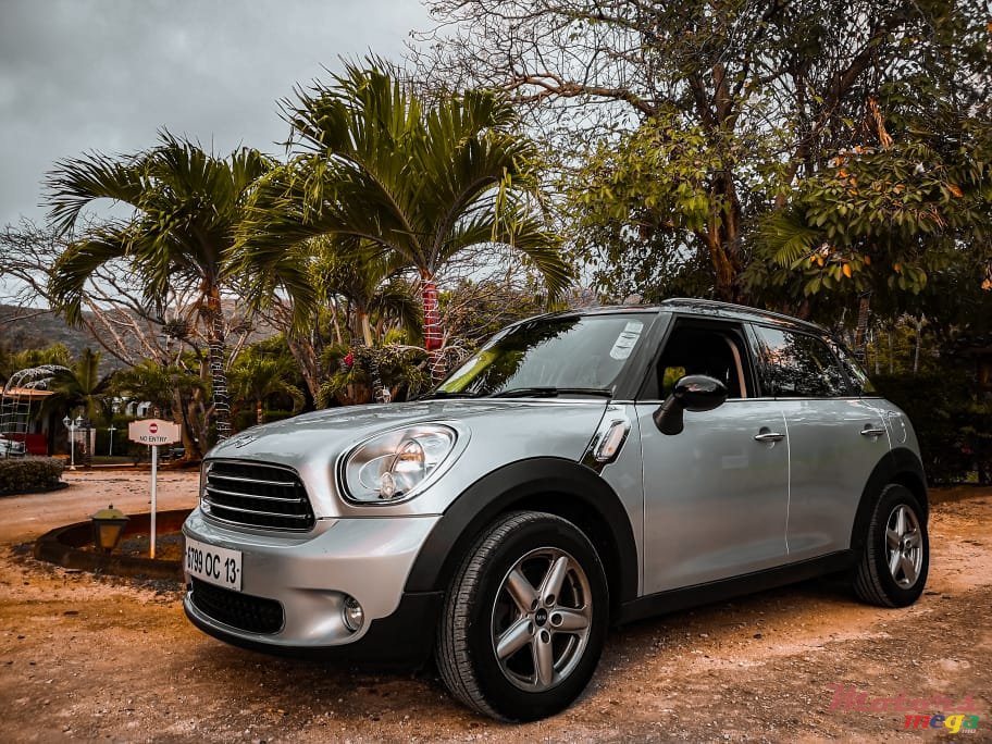 2013' MINI Cooper Countryman photo #2