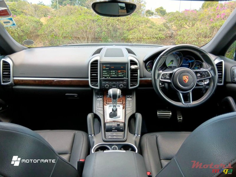 2015' Porsche Cayenne 3.0 cayenne S E- Hybride photo #6