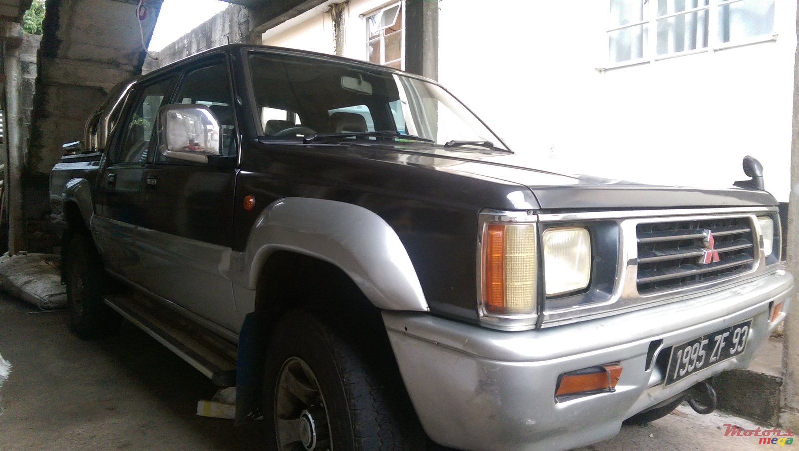 1993' Mitsubishi STRADA 4X4 photo #1