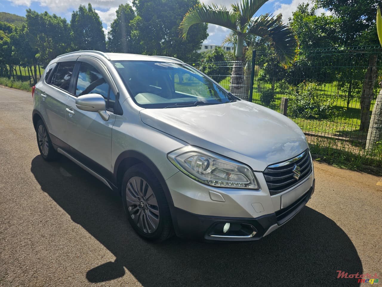 2015' Suzuki SX4 S-Cross 1.6 photo #2