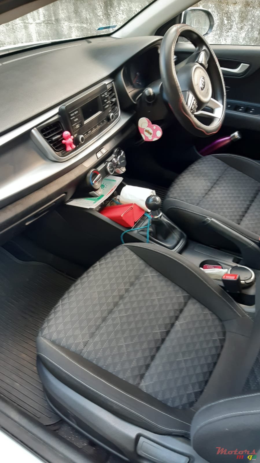 2019' Kia Rio photo #5