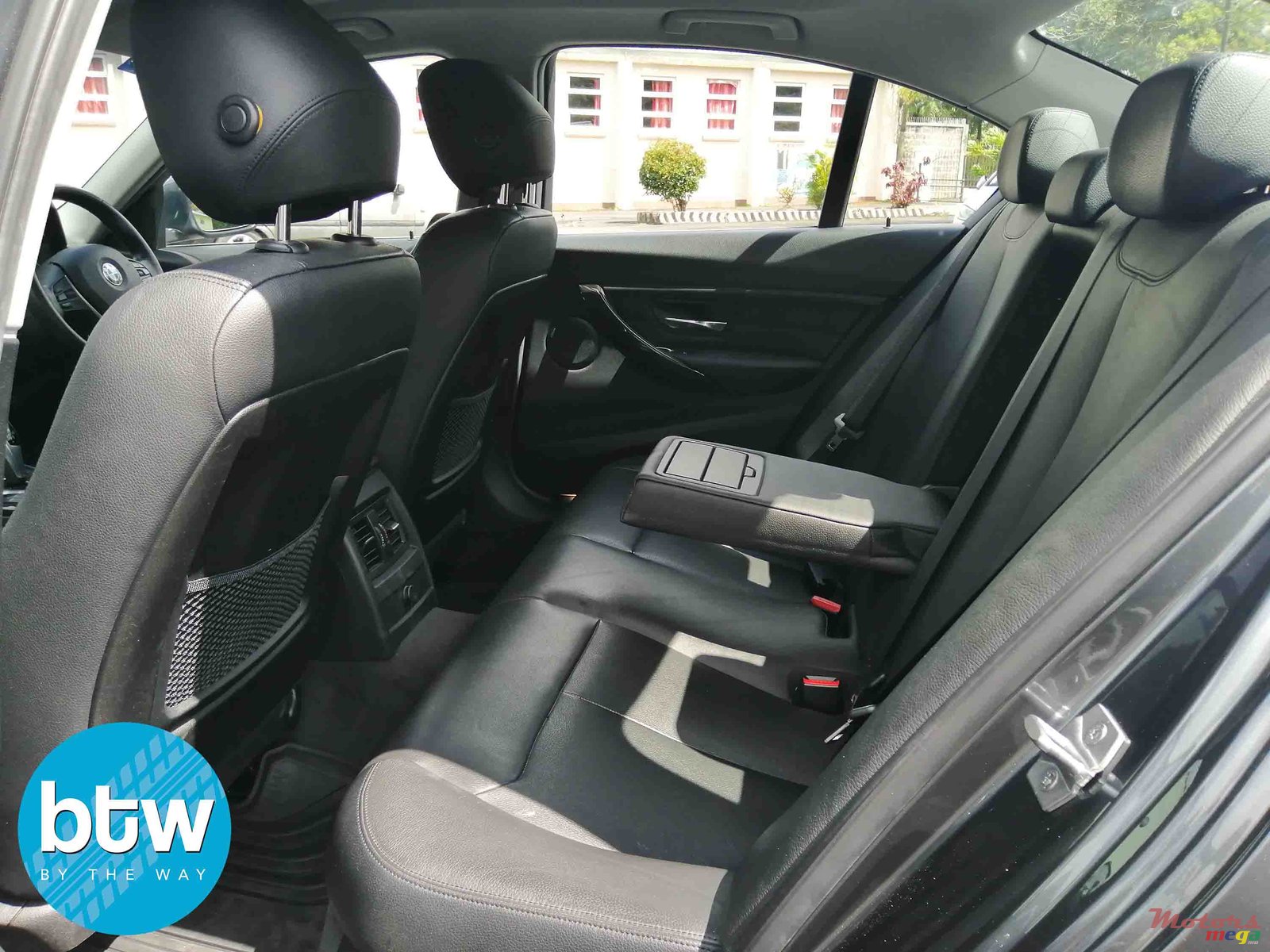 2015' BMW 320 photo #3