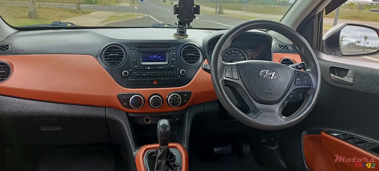 2015' Hyundai i10 Grand i10 photo #5