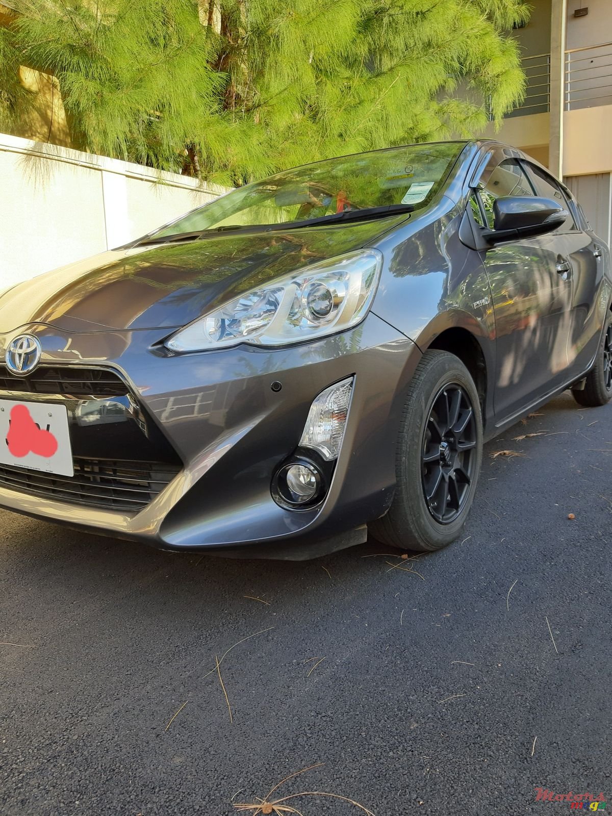 2016' Toyota Aqua photo #3